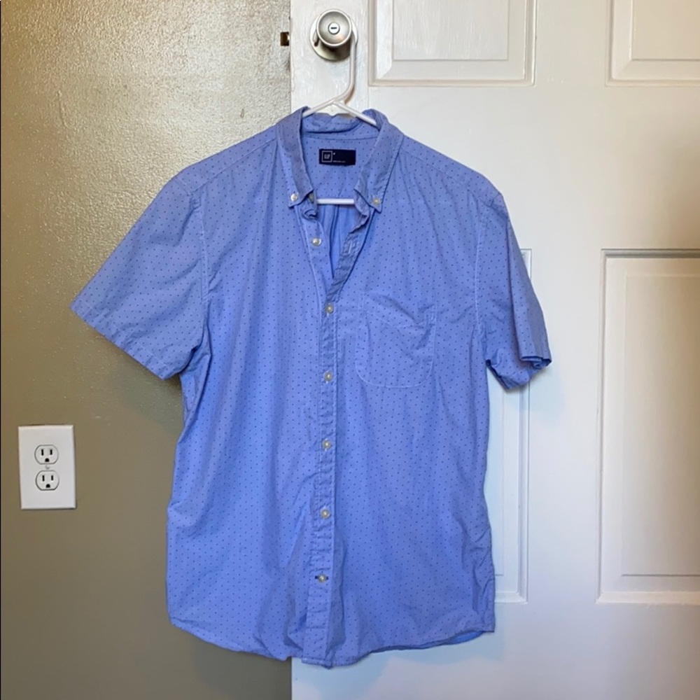 GAP Lightweight Button Up Shirt